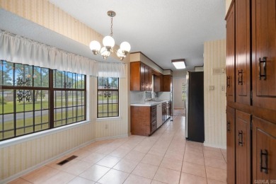 This well maintained 3-bedroom, 2.5-bath home offers tons of on Foxwood Golf Club in Arkansas - for sale on GolfHomes.com, golf home, golf lot