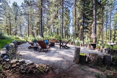 Charming Meadowcreek fully furnished home featuring three on Meadowcreek Golf Resort in Idaho - for sale on GolfHomes.com, golf home, golf lot