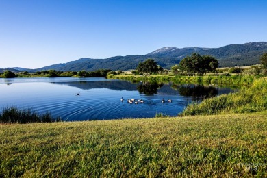 Charming Meadowcreek fully furnished home featuring three on Meadowcreek Golf Resort in Idaho - for sale on GolfHomes.com, golf home, golf lot