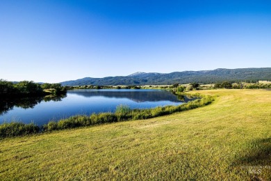 Charming Meadowcreek fully furnished home featuring three on Meadowcreek Golf Resort in Idaho - for sale on GolfHomes.com, golf home, golf lot