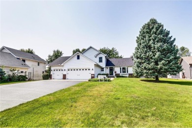 Fabulous modified 2 story home located in the high demand on Oneka Ridge Golf Course in Minnesota - for sale on GolfHomes.com, golf home, golf lot