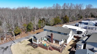 FANTASTIC HOME WITH AMAZING PANORAMIC VIEWS OF LAKE BARKLEY FROM on Mineral Mound Golf Course in Kentucky - for sale on GolfHomes.com, golf home, golf lot