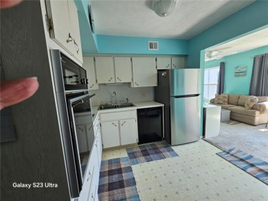 Comfortable and warm. This condo is a wonderful place to call on On Top Of The World Golf Course in Florida - for sale on GolfHomes.com, golf home, golf lot