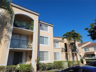 AMAZING APARTMENT LAKE VIEW ONE BEDROOM, ONE BATHROOM THE BEST on Bear Lakes Country Club in Florida - for sale on GolfHomes.com, golf home, golf lot