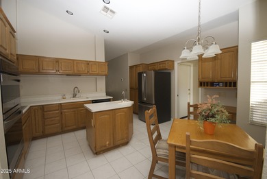 Come see this beautiful, well maintained, spacious and bright on Ironwood Golf Club in Arizona - for sale on GolfHomes.com, golf home, golf lot