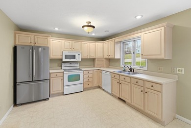 Hard to find Olde Post Condominium located adjacent to the 15 on Country Club of Ashland in Ohio - for sale on GolfHomes.com, golf home, golf lot