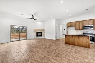 Beautiful New Construction Home 2-bedroom, 2-bath home w/ a on Bella Vista Country Club - Highlands in Arkansas - for sale on GolfHomes.com, golf home, golf lot