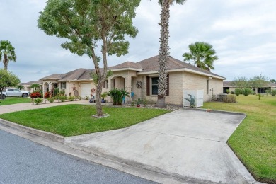 This casita has it all! Relax and enjoy in this modern, updated on South Padre Island Golf Club in Texas - for sale on GolfHomes.com, golf home, golf lot