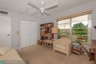 HANDYMAN SPECIAL!!! Don't Miss Out On The Opportunity To Own on Oriole Golf and Tennis Club in Florida - for sale on GolfHomes.com, golf home, golf lot