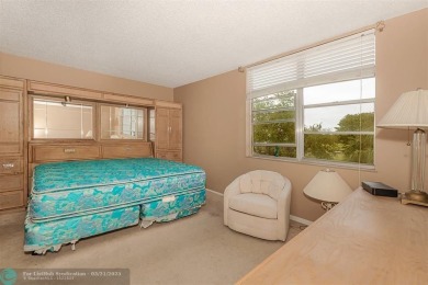 HANDYMAN SPECIAL!!! Don't Miss Out On The Opportunity To Own on Oriole Golf and Tennis Club in Florida - for sale on GolfHomes.com, golf home, golf lot