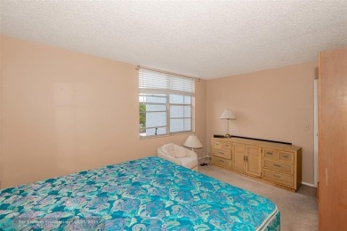 HANDYMAN SPECIAL!!! Don't Miss Out On The Opportunity To Own on Oriole Golf and Tennis Club in Florida - for sale on GolfHomes.com, golf home, golf lot
