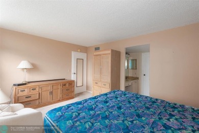 HANDYMAN SPECIAL!!! Don't Miss Out On The Opportunity To Own on Oriole Golf and Tennis Club in Florida - for sale on GolfHomes.com, golf home, golf lot