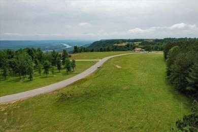 Welcome to Jasper Highlands. The 2 lots that the property on Sequatchie Valley Golf and Country Club in Tennessee - for sale on GolfHomes.com, golf home, golf lot