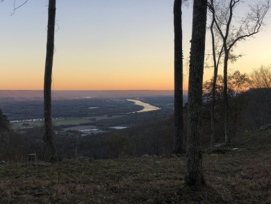 Welcome to Jasper Highlands. The 2 lots that the property on Sequatchie Valley Golf and Country Club in Tennessee - for sale on GolfHomes.com, golf home, golf lot