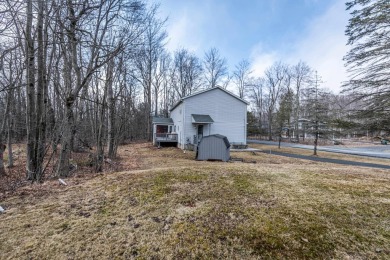 Charming 3-Bedroom Home in Amenity-Filled Pocono Farms Country on Pocono Farms Country Club in Pennsylvania - for sale on GolfHomes.com, golf home, golf lot