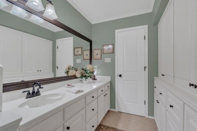 Immaculate and ready for immediate move in! This 3 BR, 2 BA, 2 on Lake Kiowa Golf Course in Texas - for sale on GolfHomes.com, golf home, golf lot
