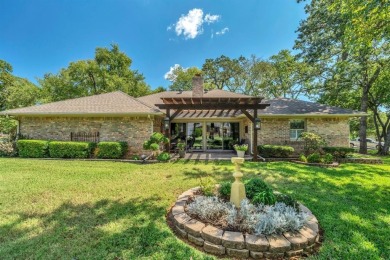Immaculate and ready for immediate move in! This 3 BR, 2 BA, 2 on Lake Kiowa Golf Course in Texas - for sale on GolfHomes.com, golf home, golf lot