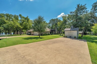 Immaculate and ready for immediate move in! This 3 BR, 2 BA, 2 on Lake Kiowa Golf Course in Texas - for sale on GolfHomes.com, golf home, golf lot