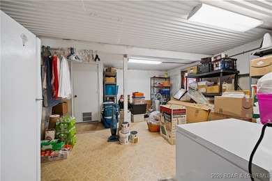 Charming home in well-kept Neighborhood with a Community Dock on Sycamore Creek Golf Club in Missouri - for sale on GolfHomes.com, golf home, golf lot