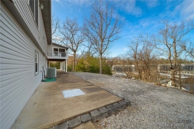 Charming home in well-kept Neighborhood with a Community Dock on Sycamore Creek Golf Club in Missouri - for sale on GolfHomes.com, golf home, golf lot