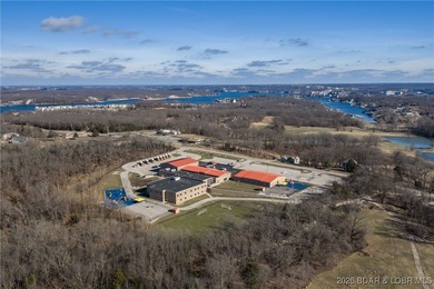 Charming home in well-kept Neighborhood with a Community Dock on Sycamore Creek Golf Club in Missouri - for sale on GolfHomes.com, golf home, golf lot