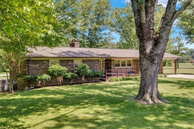 This well-maintained, all-brick ranch-style home boasts 2902sf on Hidden Valley Golf and Country Club in Tennessee - for sale on GolfHomes.com, golf home, golf lot