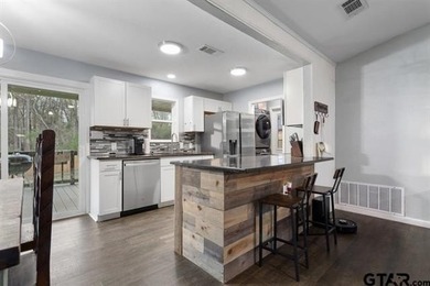 Welcome to this adorable, move-in-ready home on a large lot in on Hide-A-Way Lake Golf Course in Texas - for sale on GolfHomes.com, golf home, golf lot