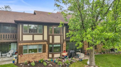 Welcome to this spacious and inviting 3-bedroom, 2-bath on Oak Hills Country Club in Illinois - for sale on GolfHomes.com, golf home, golf lot