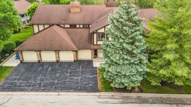 Welcome to this spacious and inviting 3-bedroom, 2-bath on Oak Hills Country Club in Illinois - for sale on GolfHomes.com, golf home, golf lot