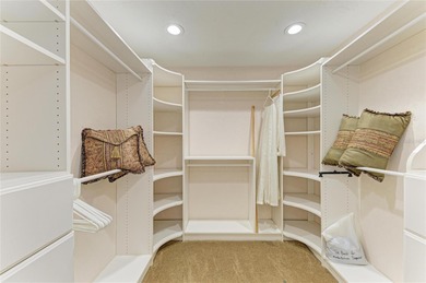 Under contract-accepting backup offers. If outdoor living tops on University Park Country Club in Florida - for sale on GolfHomes.com, golf home, golf lot