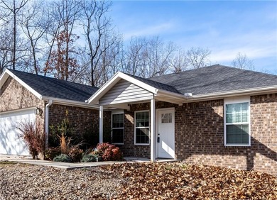 Cute & cozy 3 Bed 2 Bath all electric home, built in 2020 and on Bella Vista Country Club - Scottsdale in Arkansas - for sale on GolfHomes.com, golf home, golf lot