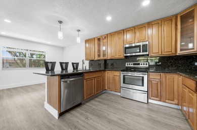**SELLER FINANCING AVAILABLE**Gorgeous 1BR/1BA Accessible Villa on Kings Point Golf - Executive in Florida - for sale on GolfHomes.com, golf home, golf lot