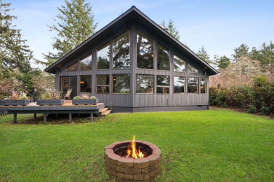 Lindal Cedar Home on the Ocean Shores Golf Course on Ocean Shores Golf Club in Washington - for sale on GolfHomes.com, golf home, golf lot