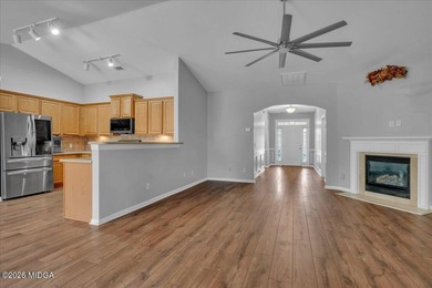 Beautifully maintained 3 Bedroom, 2 Bath home located in the on Barrington Hall Golf Course in Georgia - for sale on GolfHomes.com, golf home, golf lot