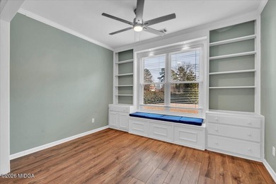 Beautifully maintained 3 Bedroom, 2 Bath home located in the on Barrington Hall Golf Course in Georgia - for sale on GolfHomes.com, golf home, golf lot