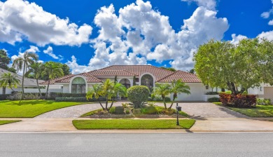 Decorators own fabulous home.  Renovated 5 years ago to on  in Florida - for sale on GolfHomes.com, golf home, golf lot