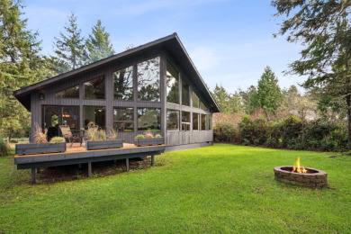 Lindal Cedar Home on the Ocean Shores Golf Course on Ocean Shores Golf Club in Washington - for sale on GolfHomes.com, golf home, golf lot