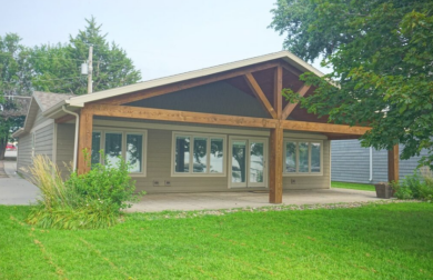 Johnson Lake Beauty on Lakeside Country Club in Nebraska - for sale on GolfHomes.com, golf home, golf lot