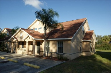 Town Home with 3 bedrooms and 2 bathrooms, convenient located on LakeSide Country Club in Florida - for sale on GolfHomes.com, golf home, golf lot