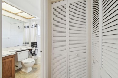 Welcome home! This 2-bedroom, 2.5-bath townhome is nestled in on East Lake Woodlands Country Club in Florida - for sale on GolfHomes.com, golf home, golf lot