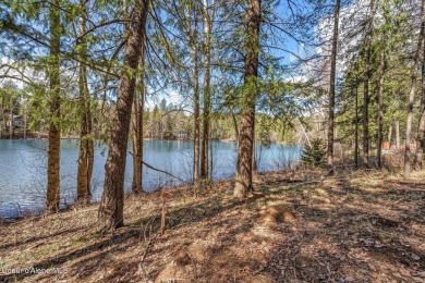 Welcome to StoneRidge Golf Course and this tranquil WATERFRONT on Stoneridge Golf Club in Idaho - for sale on GolfHomes.com, golf home, golf lot