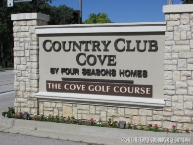 The Cove Golf course, backs up to the 17th fairway. Country Club on Seasons Ridge At Four Seasons in Missouri - for sale on GolfHomes.com, golf home, golf lot