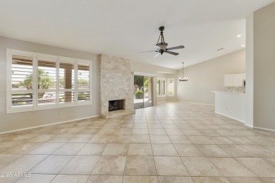 Welcome to this well-maintained 2 bedroom, 2 bath PLUS den 2,022 on Oakwood Golf Club  in Arizona - for sale on GolfHomes.com, golf home, golf lot