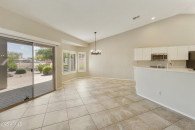 Welcome to this well-maintained 2 bedroom, 2 bath PLUS den 2,022 on Oakwood Golf Club  in Arizona - for sale on GolfHomes.com, golf home, golf lot