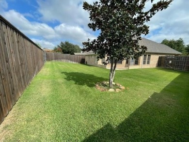 This meticulous 4 BR, 2 Bath, 2 LA, 2487 sq ft home located in on Oakmont Country Club in Texas - for sale on GolfHomes.com, golf home, golf lot