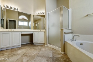 Welcome to this well-maintained 2 bedroom, 2 bath PLUS den 2,022 on Oakwood Golf Club  in Arizona - for sale on GolfHomes.com, golf home, golf lot