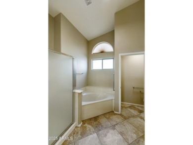 Welcome to this well-maintained 2 bedroom, 2 bath PLUS den 2,022 on Oakwood Golf Club  in Arizona - for sale on GolfHomes.com, golf home, golf lot