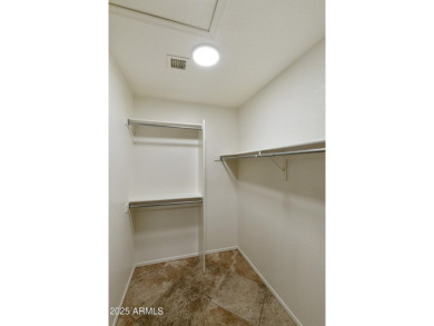Welcome to this well-maintained 2 bedroom, 2 bath PLUS den 2,022 on Oakwood Golf Club  in Arizona - for sale on GolfHomes.com, golf home, golf lot