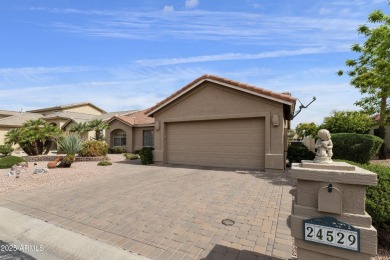 Welcome to this well-maintained 2 bedroom, 2 bath PLUS den 2,022 on Oakwood Golf Club  in Arizona - for sale on GolfHomes.com, golf home, golf lot