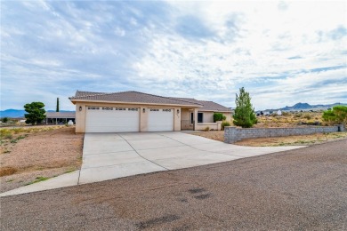 This Valle Vista home sits on nearly one-third of an acre along on Valle Vista Golf Course in Arizona - for sale on GolfHomes.com, golf home, golf lot